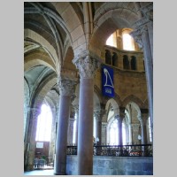 Langres, Cathedrale, deambulatoire, photo MOSSOT Wikipedia.jpg